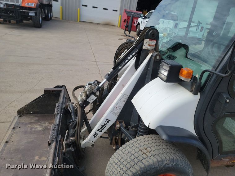 image for item LA9746 2018 Bobcat 5600 Toolcat utility vehicle