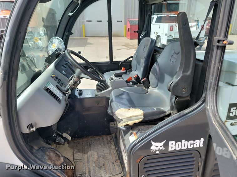 image for item LA9746 2018 Bobcat 5600 Toolcat utility vehicle