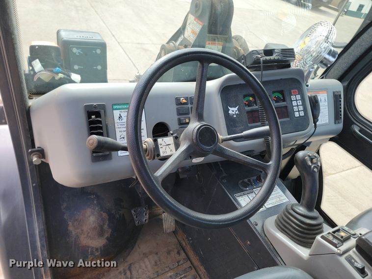 image for item LA9746 2018 Bobcat 5600 Toolcat utility vehicle