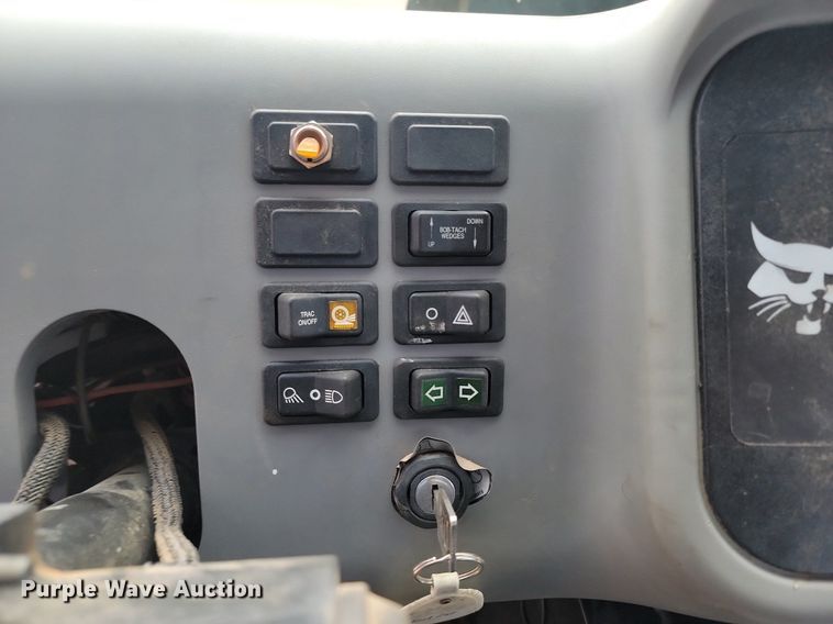 image for item LA9746 2018 Bobcat 5600 Toolcat utility vehicle