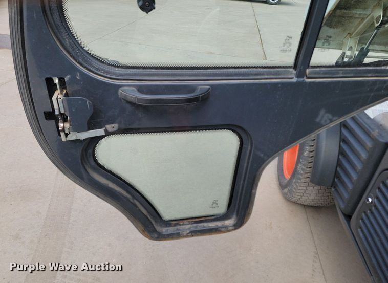 image for item LA9746 2018 Bobcat 5600 Toolcat utility vehicle