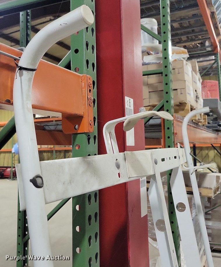 image for item LC9875 Adrian Steel auto glass rack