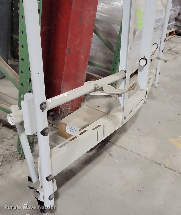 image for item LC9875 Adrian Steel auto glass rack