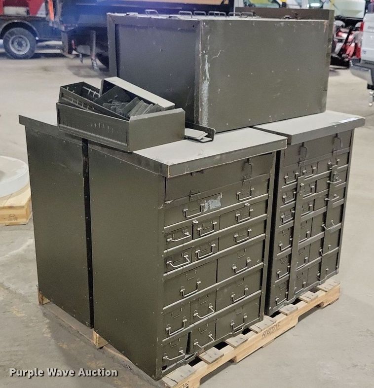 image for item LC9884 (5) Bolt bins