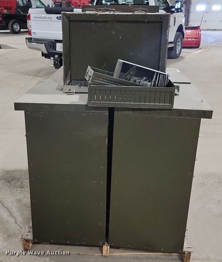 image for item LC9884 (5) Bolt bins