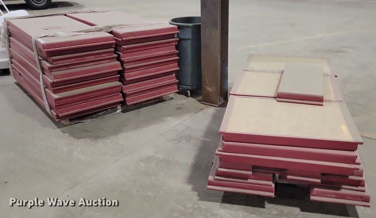 image for item LC9886 Gym wall mats