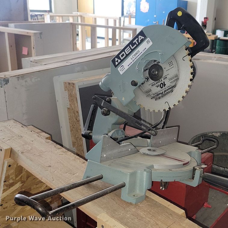 image for item LC9905 Wood saws