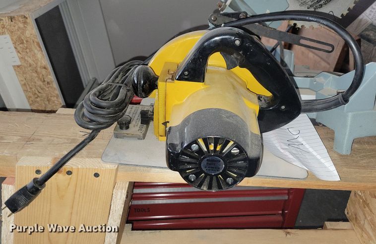 image for item LC9905 Wood saws