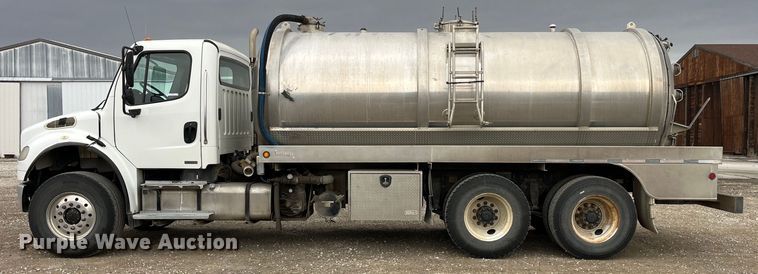 image for item LD9354 2010 Freightliner  Business Class M2 vacuum truck