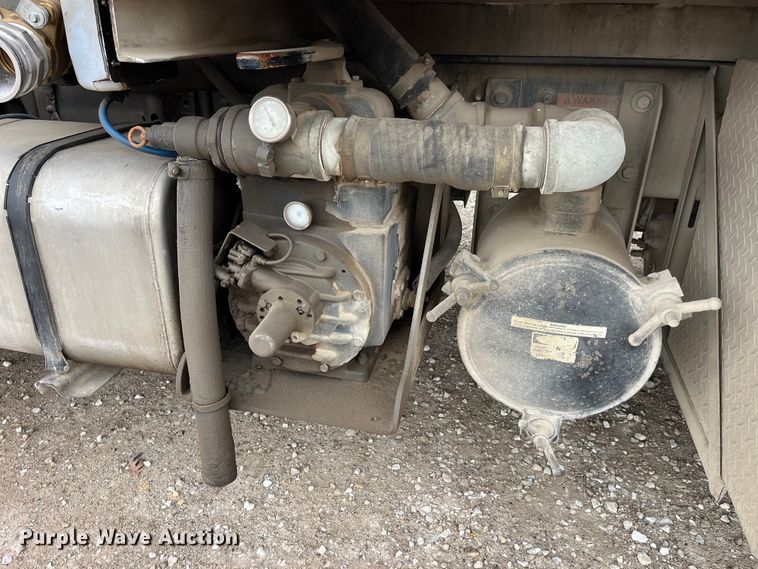 image for item LD9354 2010 Freightliner  Business Class M2 vacuum truck