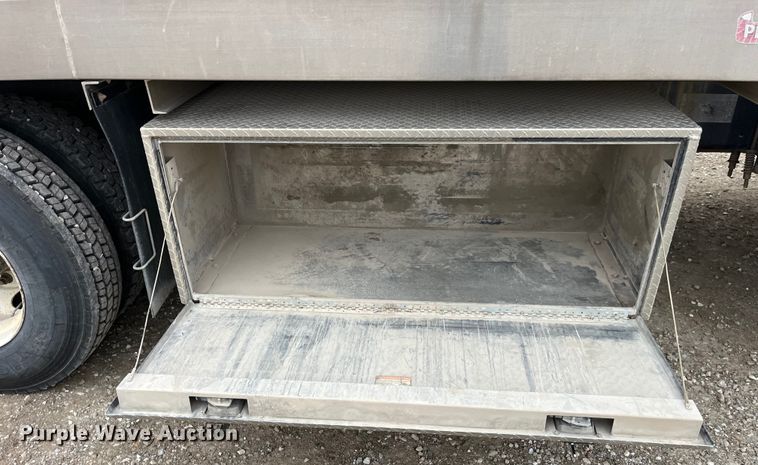 image for item LD9354 2010 Freightliner  Business Class M2 vacuum truck