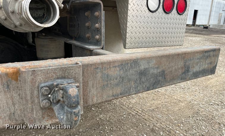 image for item LD9354 2010 Freightliner  Business Class M2 vacuum truck