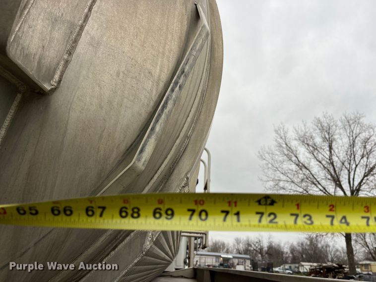 image for item LD9354 2010 Freightliner  Business Class M2 vacuum truck