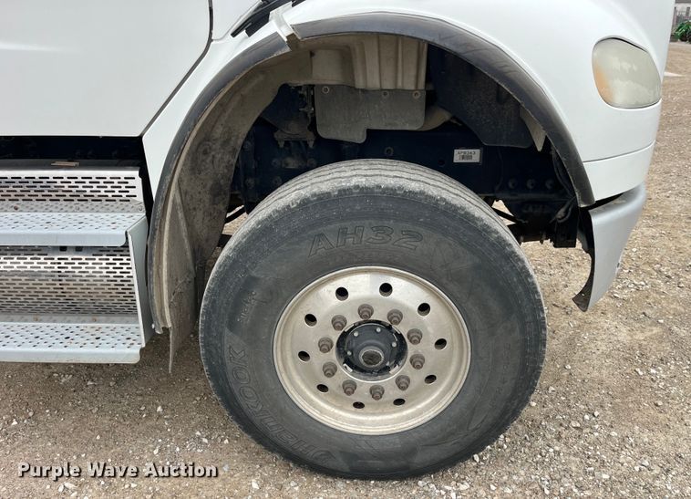 image for item LD9354 2010 Freightliner  Business Class M2 vacuum truck