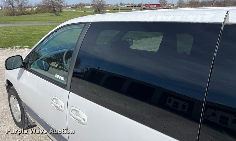 image for item LD9377 2000 Dodge  Grand Caravan SE van