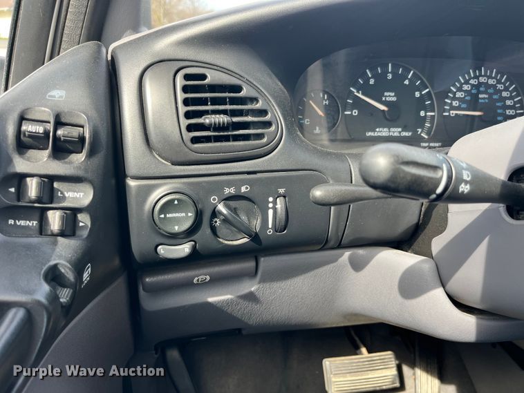 image for item LD9377 2000 Dodge  Grand Caravan SE van