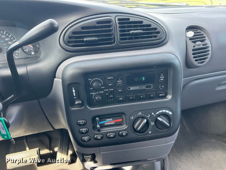 image for item LD9377 2000 Dodge  Grand Caravan SE van