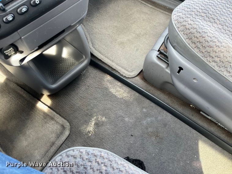 image for item LD9377 2000 Dodge  Grand Caravan SE van