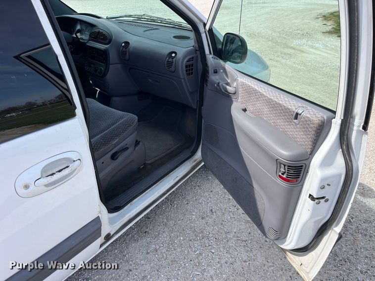 image for item LD9377 2000 Dodge  Grand Caravan SE van