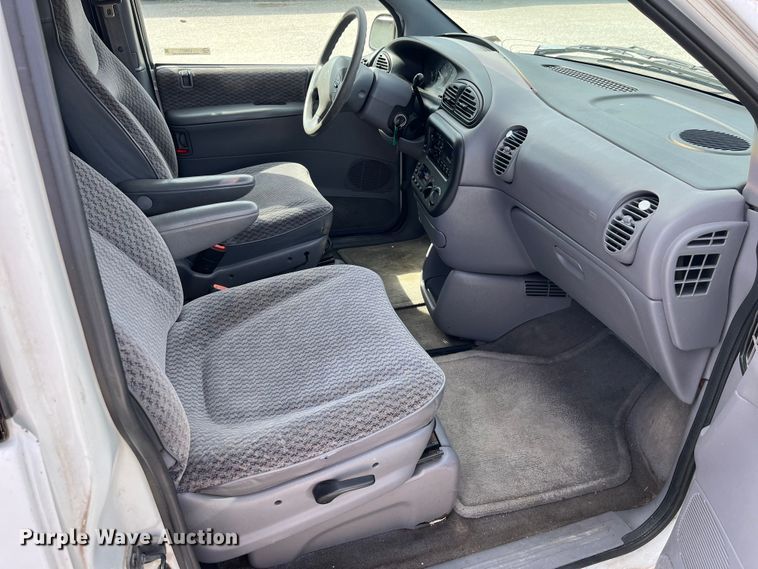 image for item LD9377 2000 Dodge  Grand Caravan SE van