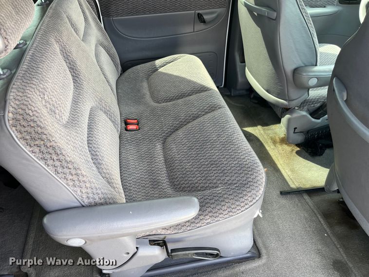 image for item LD9377 2000 Dodge  Grand Caravan SE van