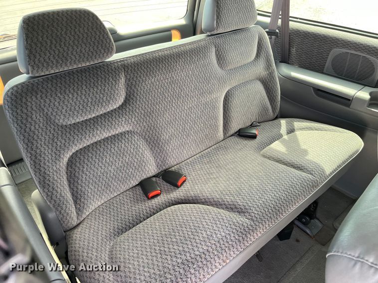 image for item LD9377 2000 Dodge  Grand Caravan SE van