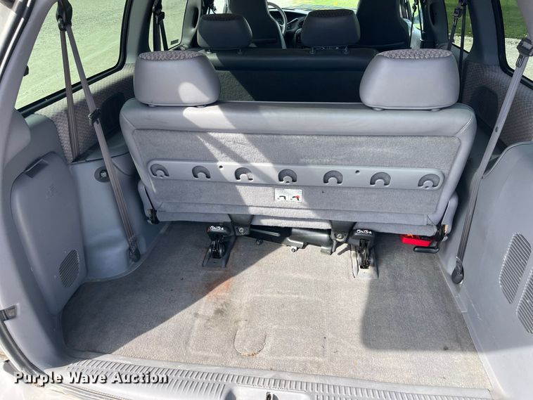 image for item LD9377 2000 Dodge  Grand Caravan SE van