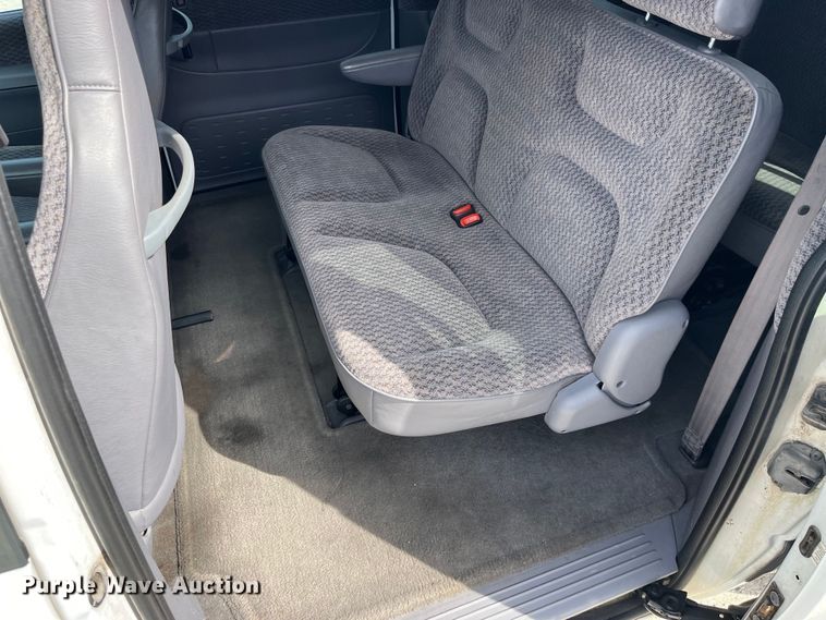 image for item LD9377 2000 Dodge  Grand Caravan SE van