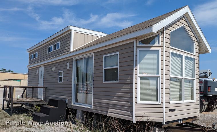 image for item LM9947 2008 Oak Creek Park Model Breckenridge 1240 SEDL-T manufactured home