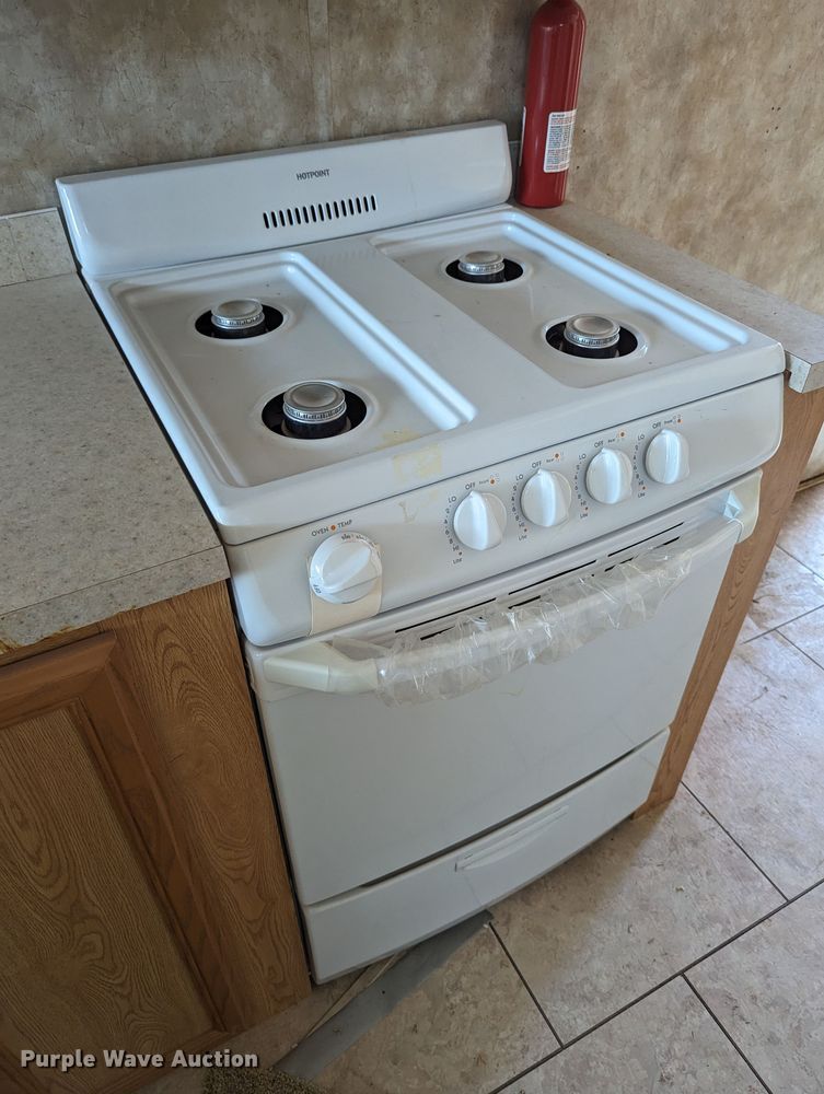 image for item LM9947 2008 Oak Creek Park Model Breckenridge 1240 SEDL-T manufactured home