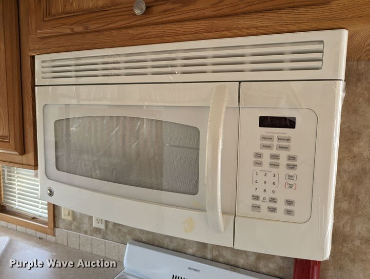 image for item LM9947 2008 Oak Creek Park Model Breckenridge 1240 SEDL-T manufactured home