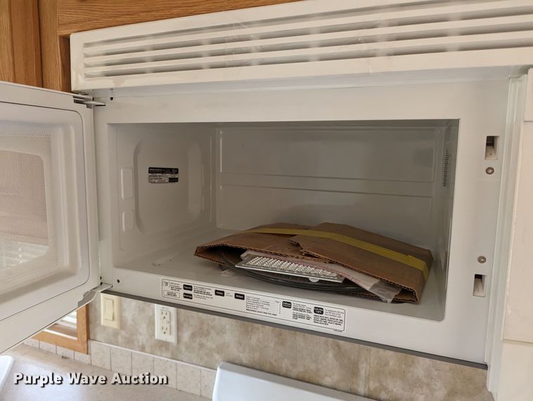 image for item LM9947 2008 Oak Creek Park Model Breckenridge 1240 SEDL-T manufactured home