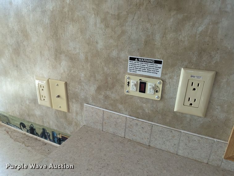 image for item LM9947 2008 Oak Creek Park Model Breckenridge 1240 SEDL-T manufactured home