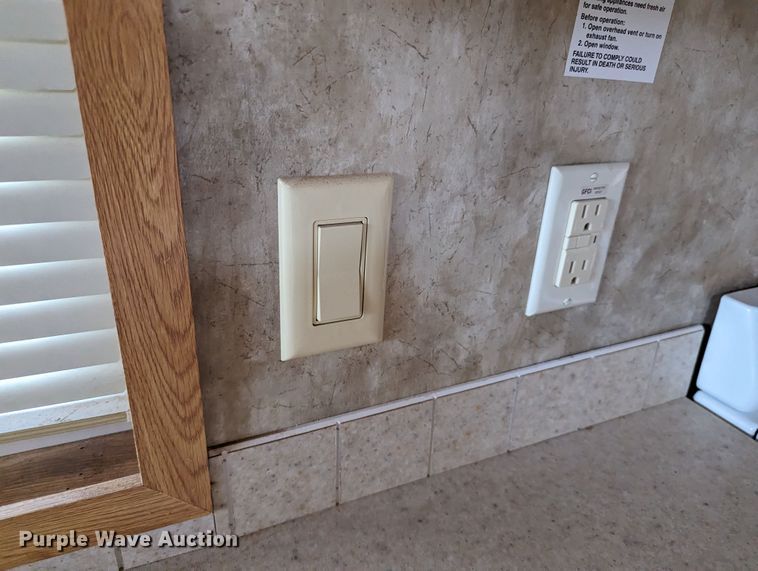 image for item LM9947 2008 Oak Creek Park Model Breckenridge 1240 SEDL-T manufactured home