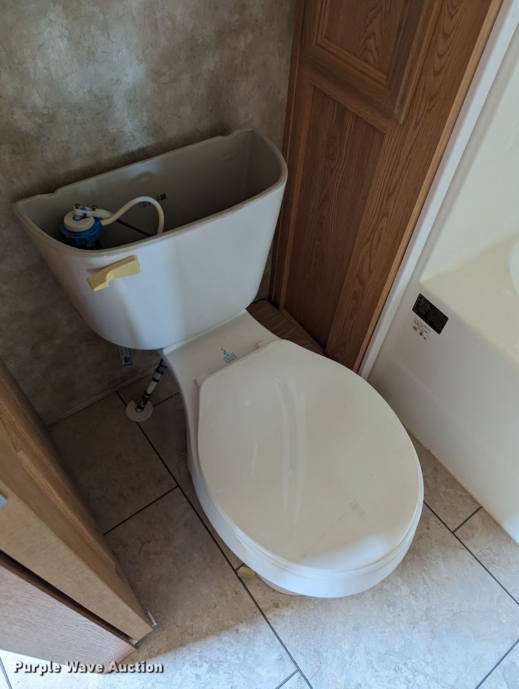 image for item LM9947 2008 Oak Creek Park Model Breckenridge 1240 SEDL-T manufactured home