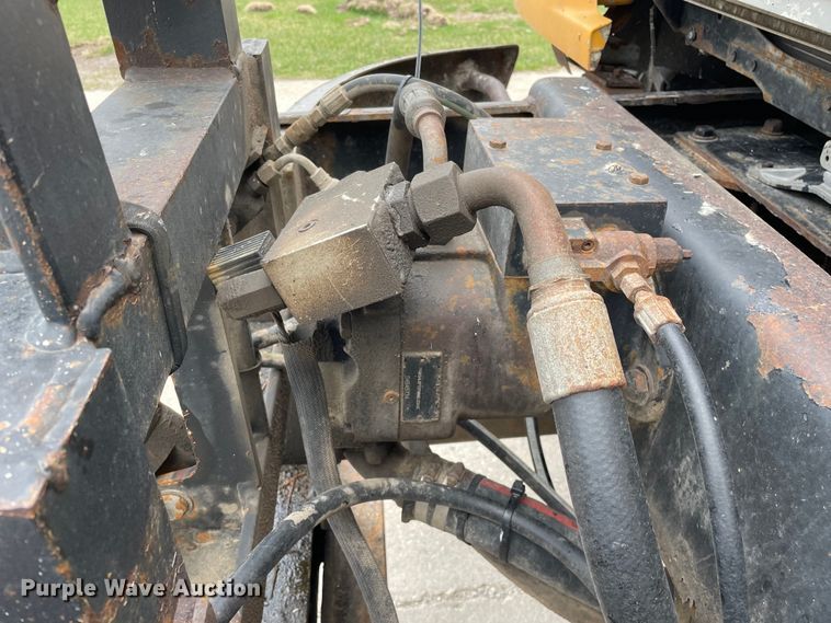 image for item LW9028 2004 Sterling  L9500 dump truck