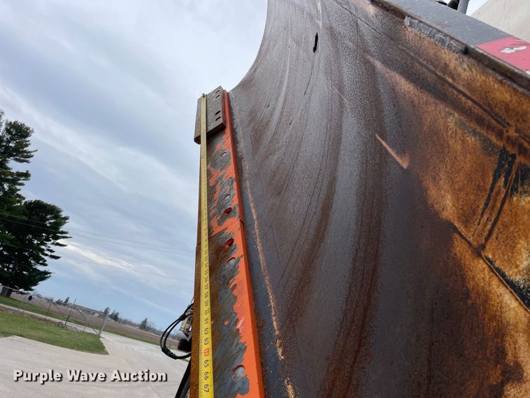 image for item LW9028 2004 Sterling  L9500 dump truck