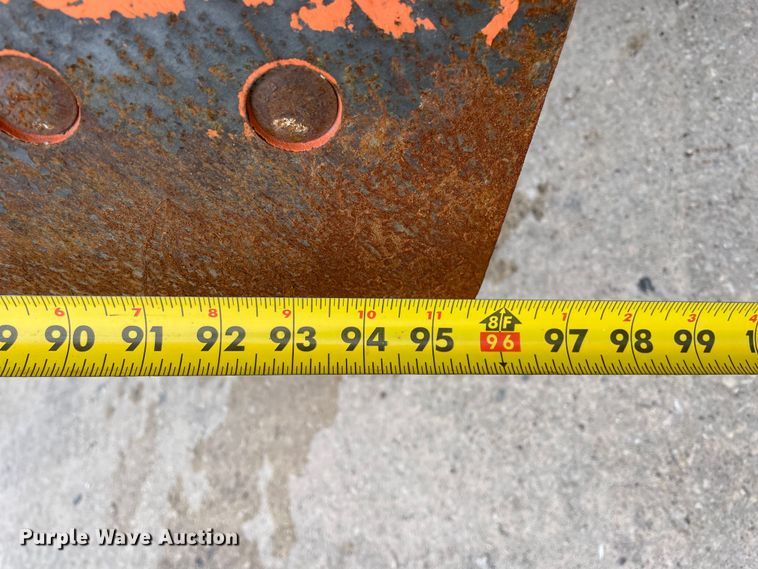 image for item LW9028 2004 Sterling  L9500 dump truck