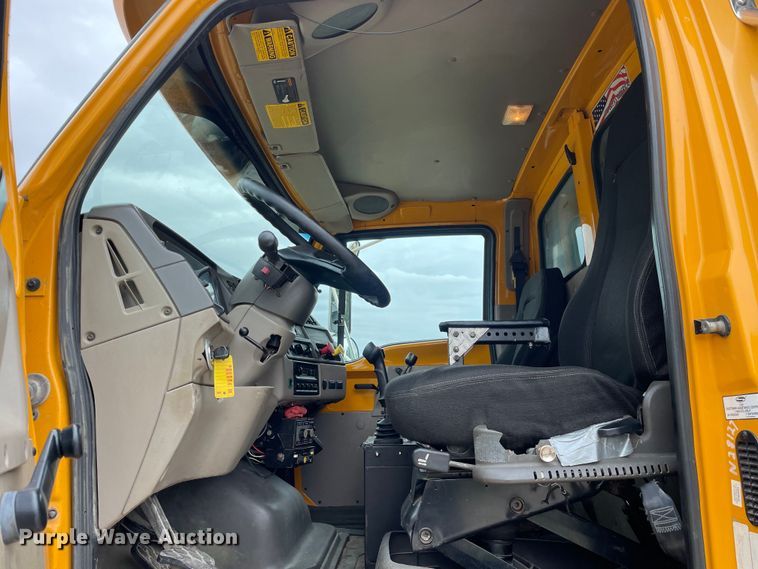 image for item LW9028 2004 Sterling  L9500 dump truck