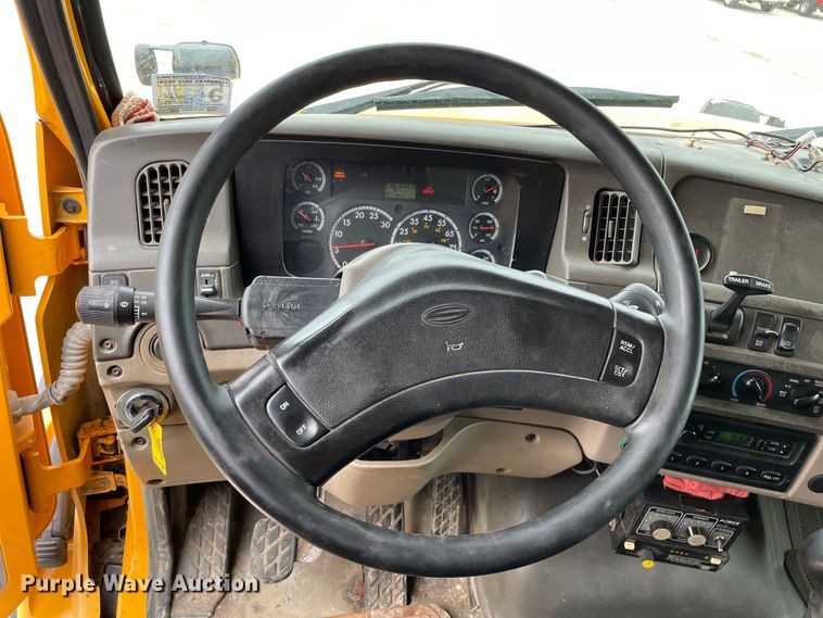 image for item LW9028 2004 Sterling  L9500 dump truck