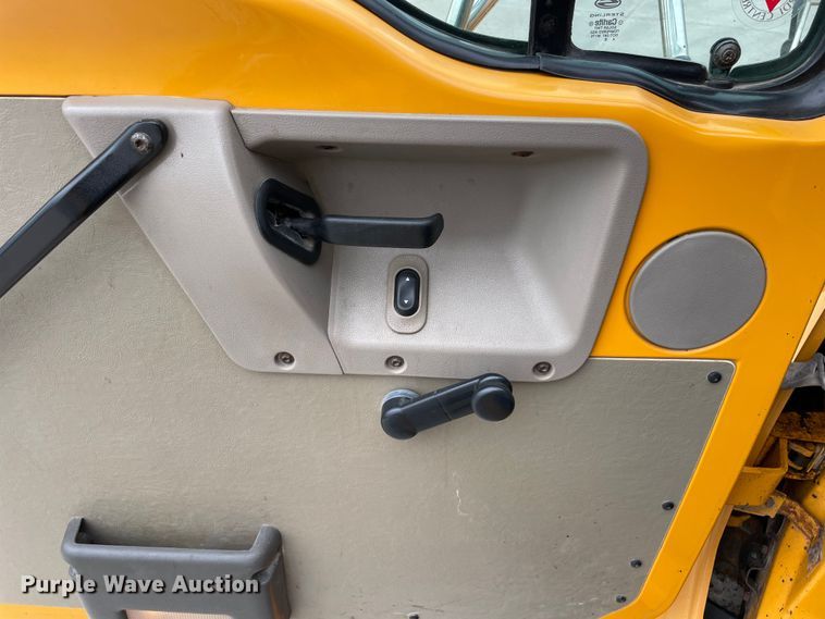 image for item LW9028 2004 Sterling  L9500 dump truck