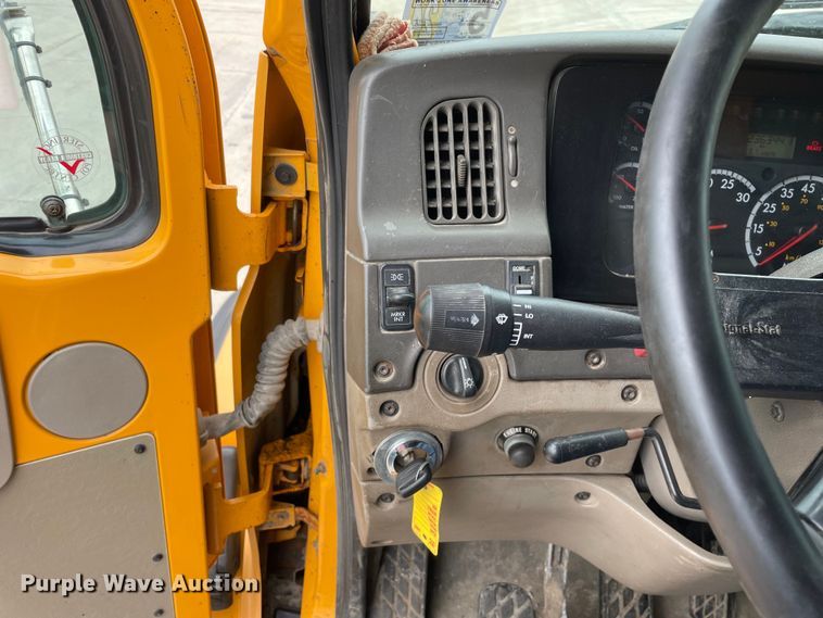 image for item LW9028 2004 Sterling  L9500 dump truck