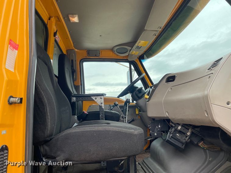 image for item LW9028 2004 Sterling  L9500 dump truck