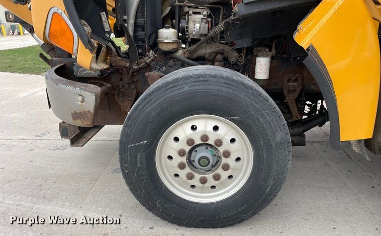 image for item LW9028 2004 Sterling  L9500 dump truck