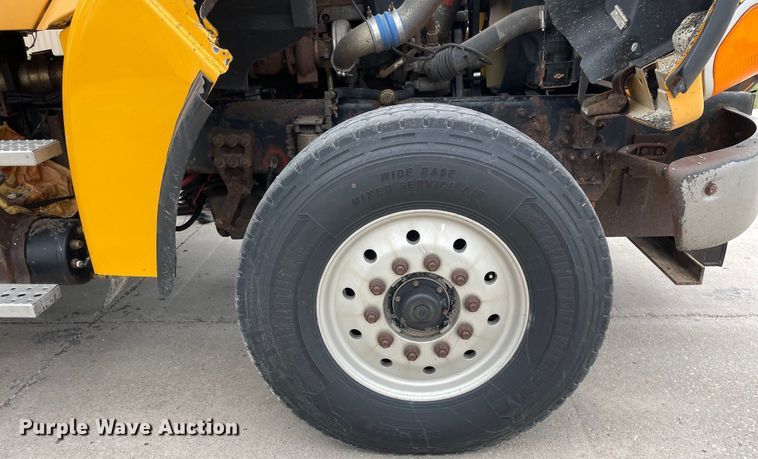 image for item LW9028 2004 Sterling  L9500 dump truck