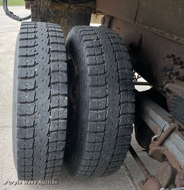 image for item LW9028 2004 Sterling  L9500 dump truck