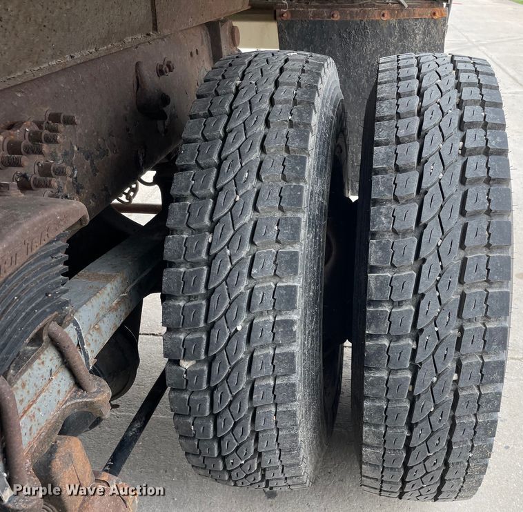 image for item LW9028 2004 Sterling  L9500 dump truck