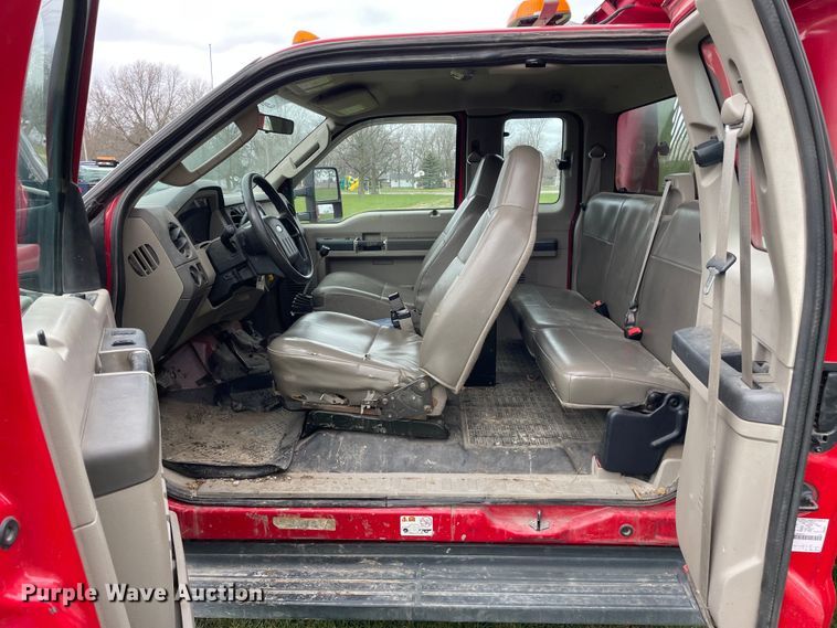 image for item LW9032 2008 Ford  F550 SuperDuty XL SuperCab dump truck