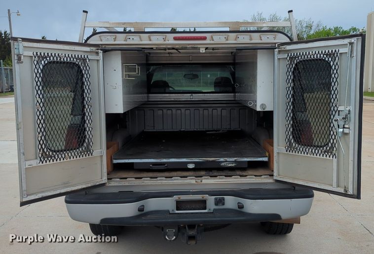 image for item LY9520 2005 GMC Sierra 1500 Ext. Cab pickup truck