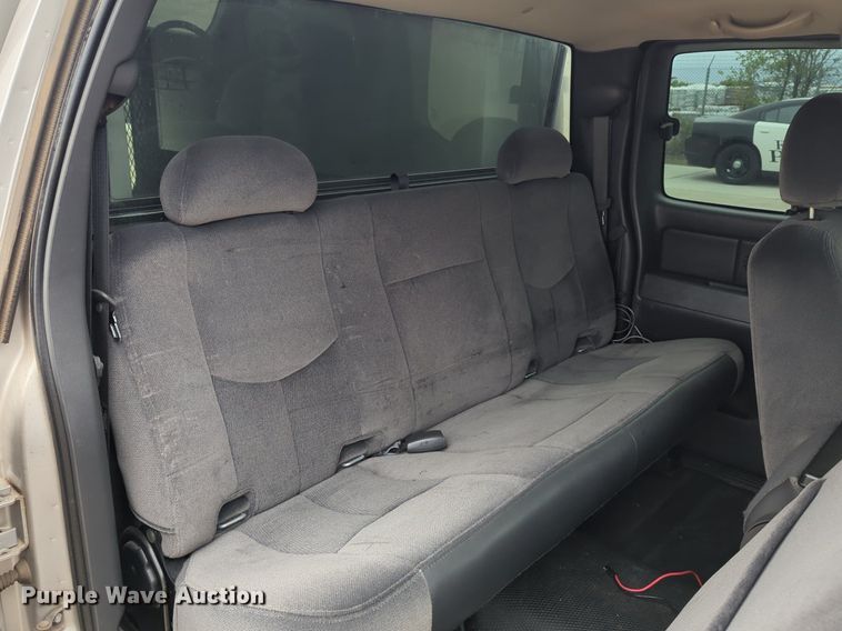 image for item LY9520 2005 GMC Sierra 1500 Ext. Cab pickup truck